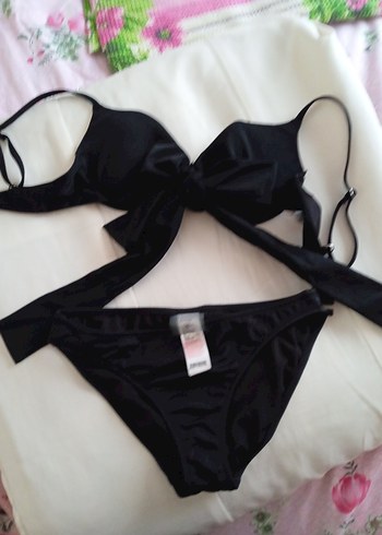 Siyah Fiyonk Detaylı Strappy Bikini