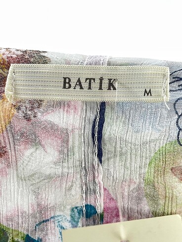 m Beden çeşitli Renk Batik Bluz %70 İndirimli.