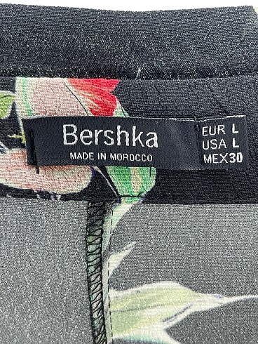 l Beden çeşitli Renk Bershka Düz Kesim %70 İndirimli.
