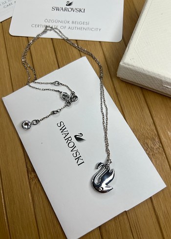 Beden Swarovski mavi kuğu kolye