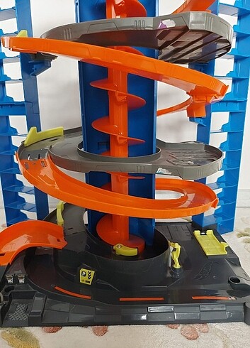  Hot wheels mega garage