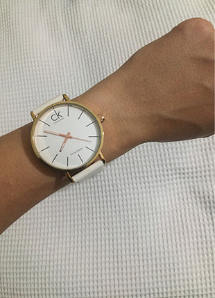 Calvin klein saat. Sadece pili yenilenmesi gerekiyor 
