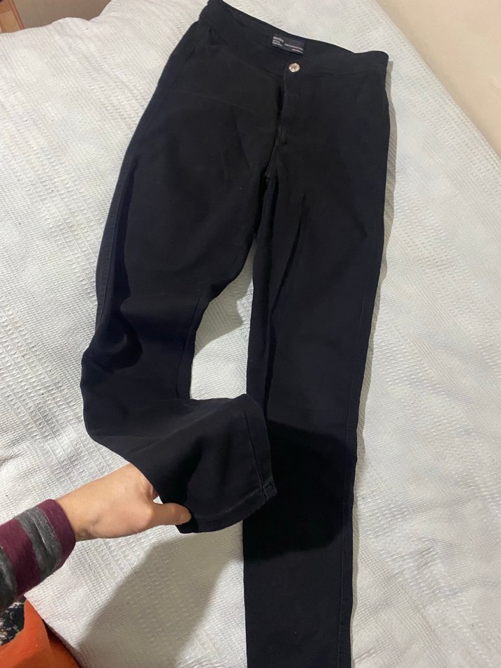 Siyah Fermuarlı Kadın Kot Pantolon — görsel 2/5