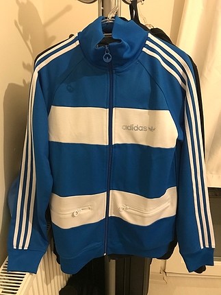 Adidas üst