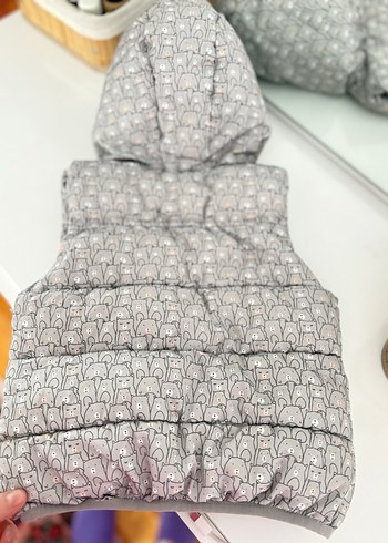 Kız Çocuk Gri Kapüşonlu Kürklü Yelek - Görsel 5