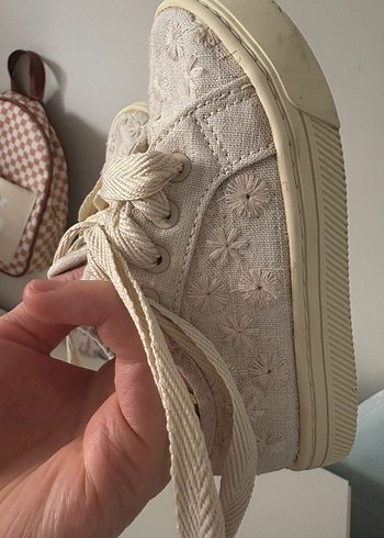 Beyaz Nakışlı Kız Çocuk Keten Spor Ayakkabı - Görsel 4