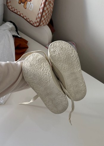 Zara Beyaz Nakışlı Kız Çocuk Keten Spor Ayakkabı