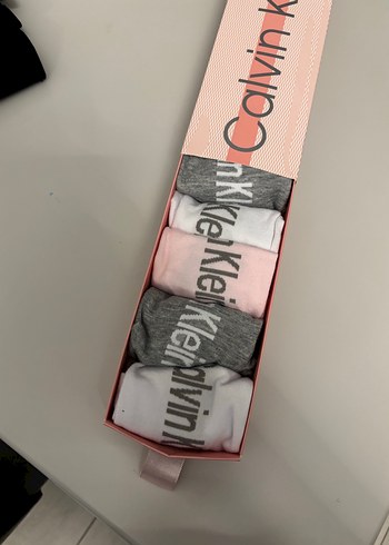 Calvin Klein Renkli Baskılı kokulu çorap