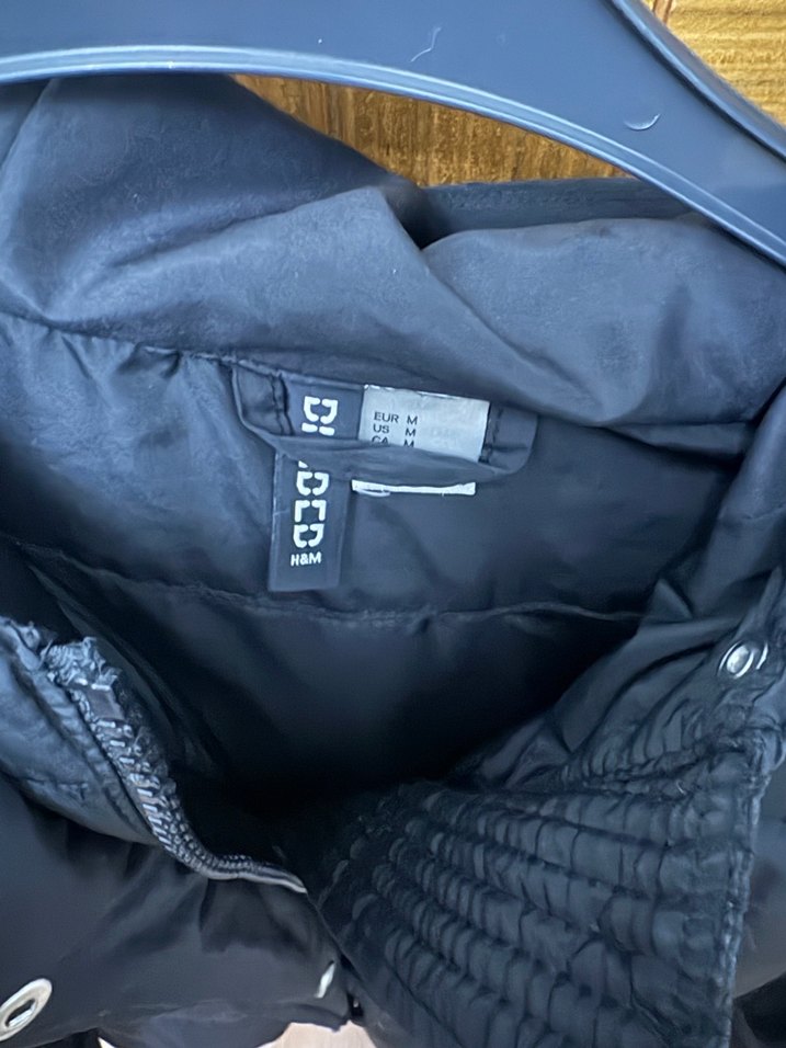 Siyah Kapüşonlu Kadın Kışlık Mont hm - Görsel 3