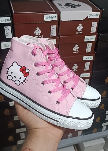 Converse Farklı renk ve modellerde 31-44 arası Converse. Erkek kadın çocu