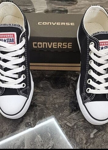 37 Beden beyaz Renk Farklı renk ve modellerde 31-40 arası unisex Converse.