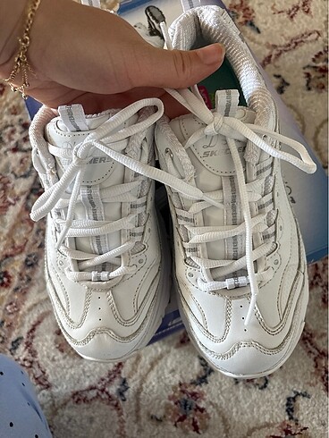 37 Beden beyaz Renk Skechers d?lites