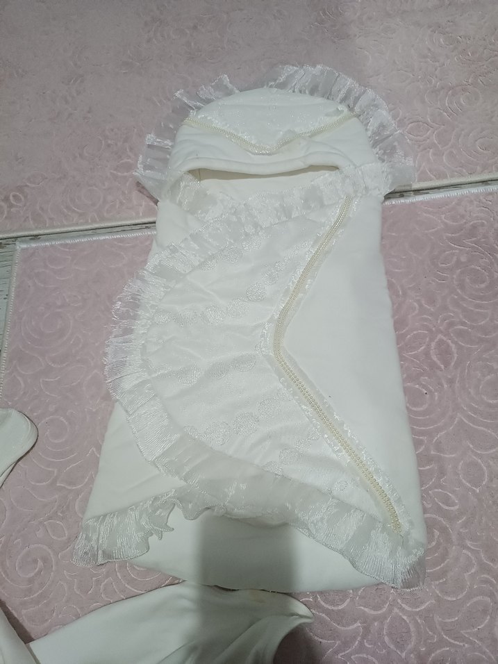 Beyaz Dantel Detaylı Bebek Kundak Örtüsü - Görsel 2
