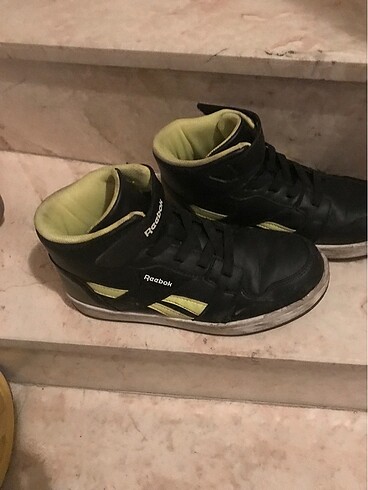 34 Beden Erkek çocuk spor ayakkabı