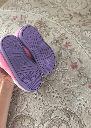 Kız Çocuk Pembe Kaydırmaz Bantlı Ev Terliği - Görsel 3