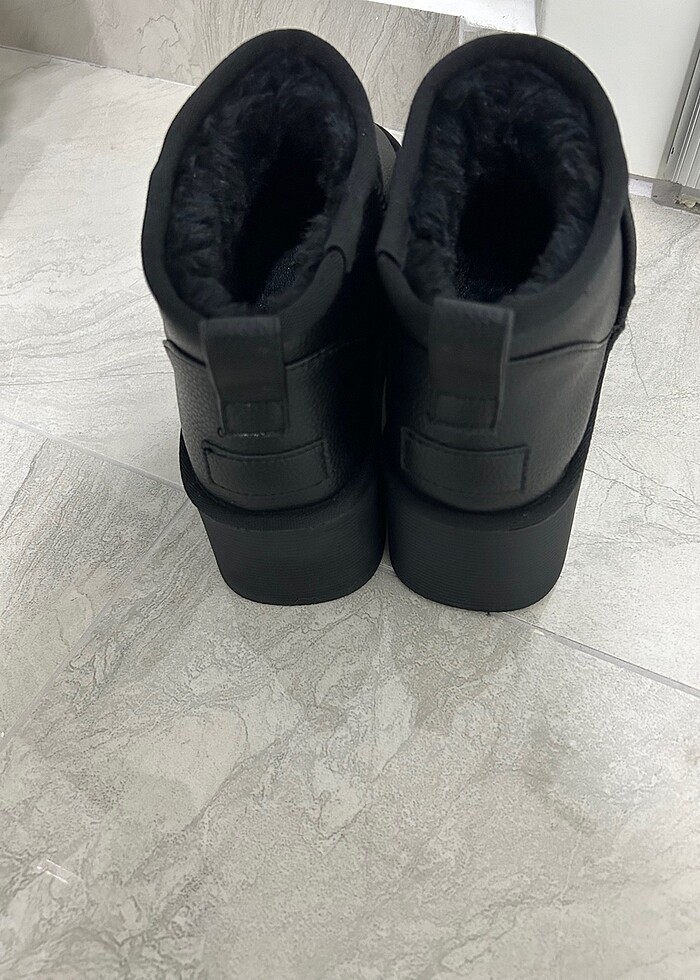 Siyah bot - Görsel 2