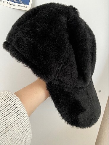 Peluş şapka