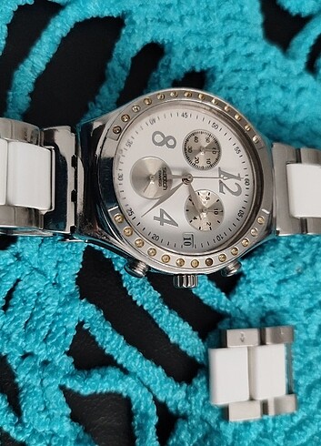 Beden beyaz Renk Swatch saat choronolu