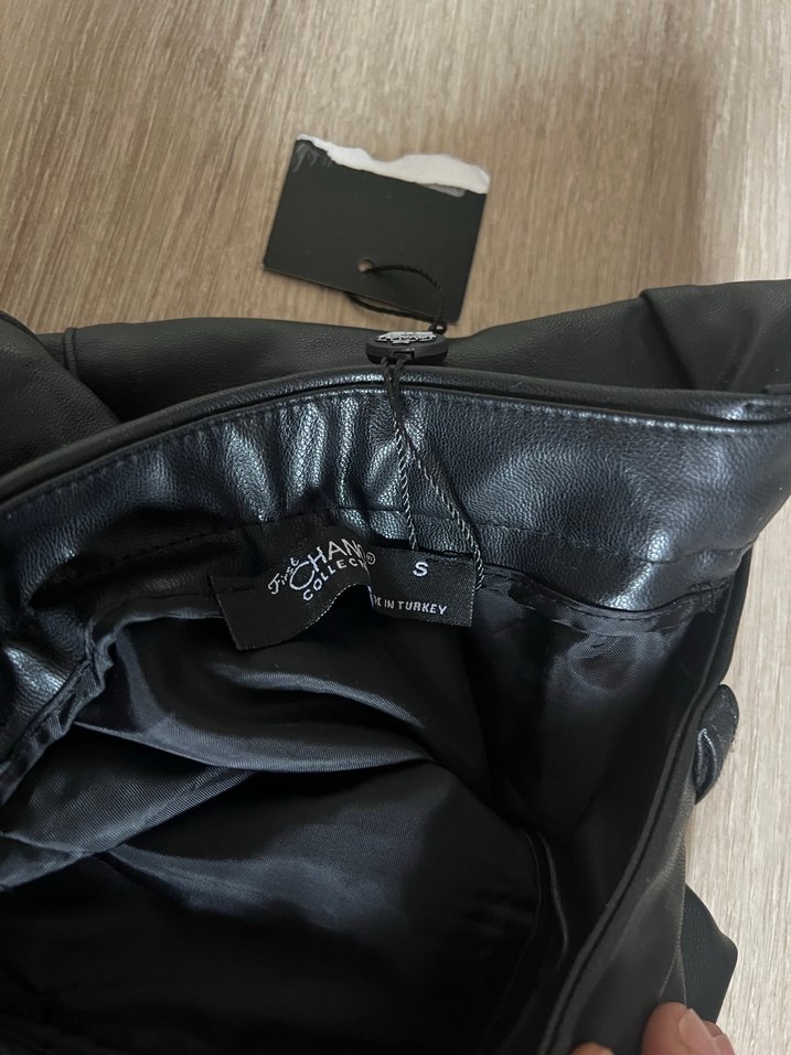 Düğmeli Siyah Deri Mini Etek - Görsel 3