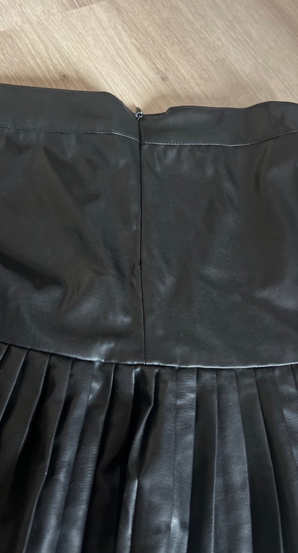 Piliseli Siyah Deri Midi Kadın Etek - Görsel 4