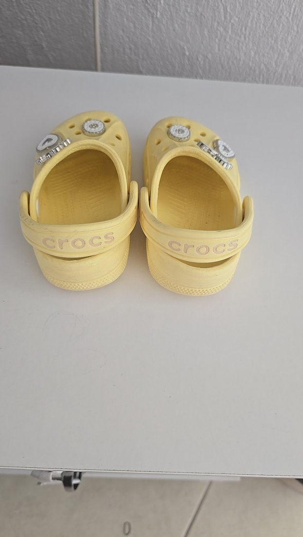 crocs Sarı Kız Terliği - Görsel 2