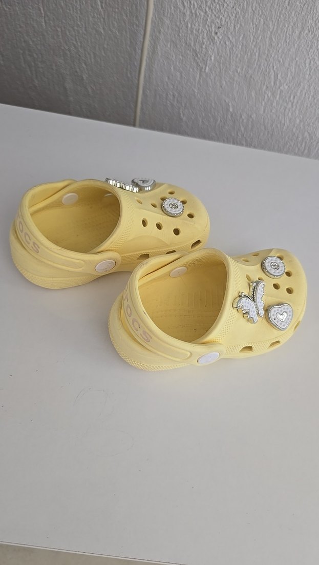 crocs Sarı Kız Terliği - Görsel 3