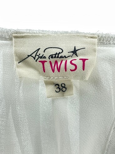 38 Beden beyaz Renk Twist Gömlek %70 İndirimli.