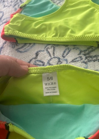 4 Yaş Beden çeşitli Renk Kız Çocuk Renkli Spor Bikini Takımı