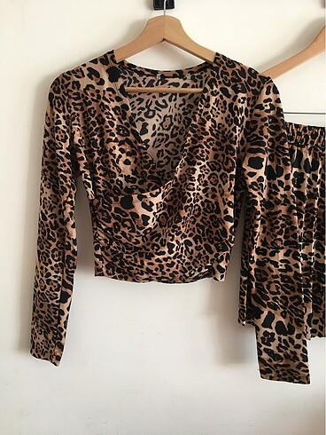 (MESAJ atınz) Addax 2 takım leopar pile etek crop bluz - Görsel 2