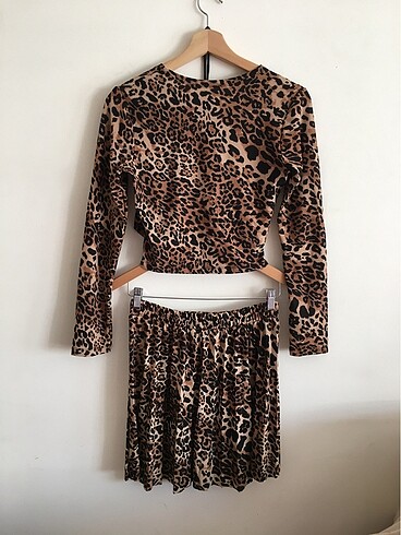 (MESAJ atınz) Addax 2 takım leopar pile etek crop bluz - Görsel 9