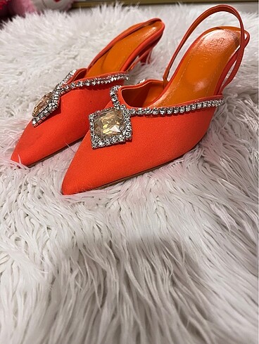 Zara Zara model taşlı stiletto