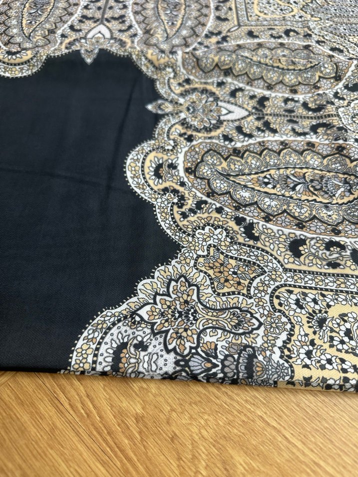 Siyah Desenli İpek Görünümlü eşarp - Görsel 2