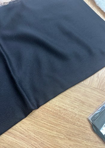 Kadın Lacivert Sade Medine ipeği Büyük boy eşarp 110 110 cm - Görsel 3