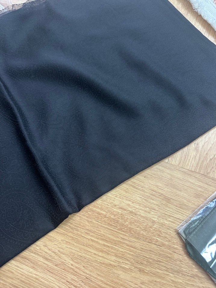 Kadın Lacivert Sade Medine ipeği Büyük boy eşarp 110 110 cm - Görsel 3