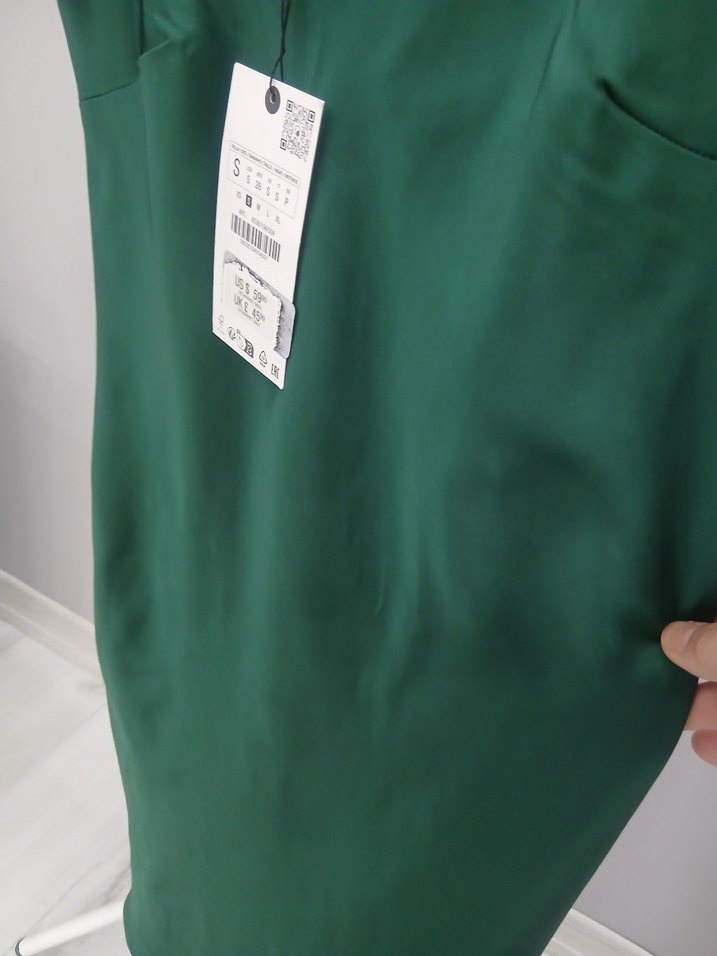 Zara yeşil saten elbise — görsel 7/18