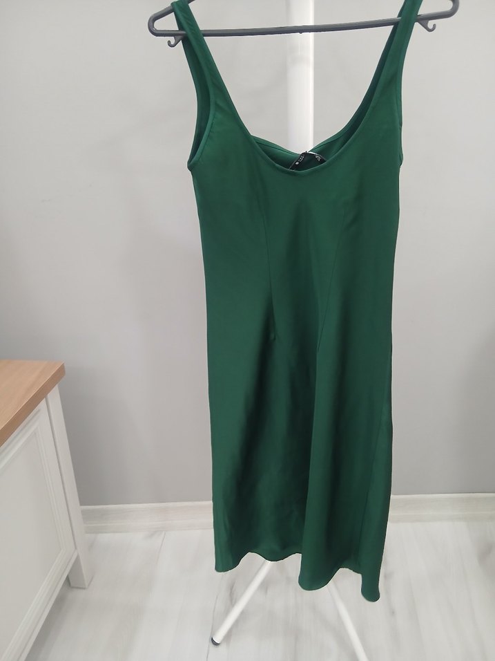 Zara yeşil saten elbise — görsel 5/18