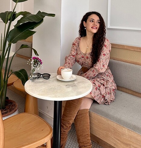 m Beden çeşitli Renk Çiçekli Butik Elbise