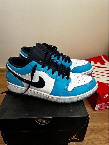 Nike Air jordan low unc