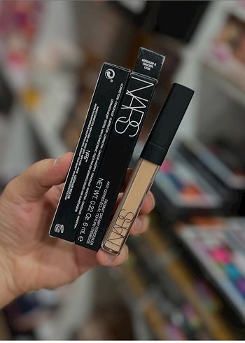 NARS Kapatıcı ve Aydınlatıcı - Koyu Bej