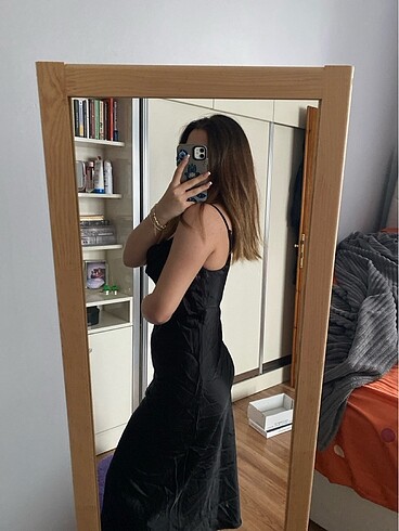 s Beden siyah midi saten elbise