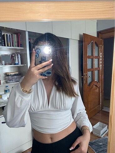 beyaz v yaka uzun kollu bluz