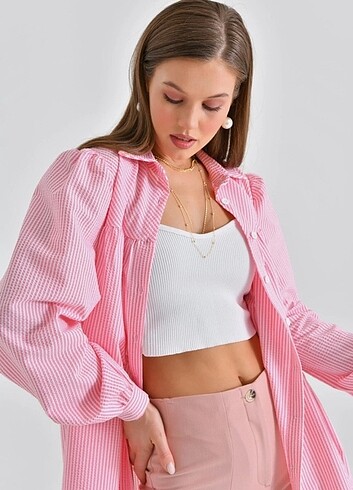 Pembe gomlek