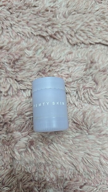 Fenty göz kremi