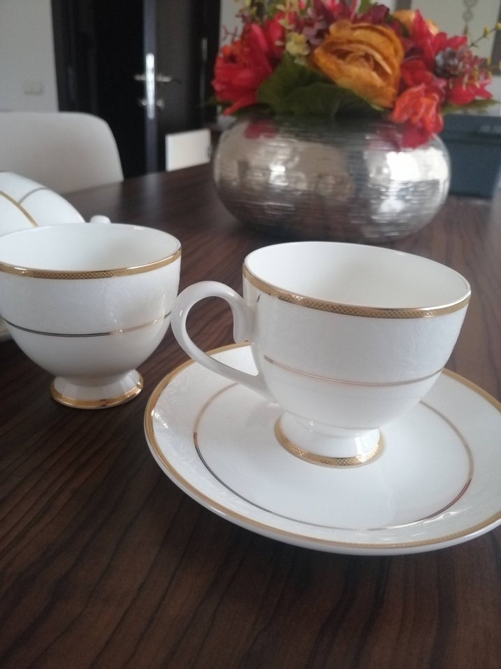 Beyaz Altın Yaldızlı Porselen Fincan Takımı - Görsel 5