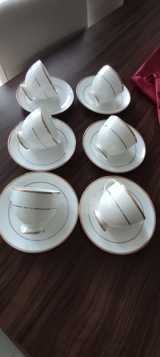 Beyaz Altın Yaldızlı Porselen Fincan Takımı - Görsel 2
