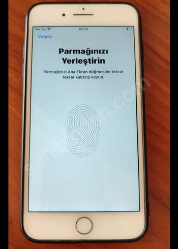 Beyaz iPhone kutusuyla birlikte - Görsel 3