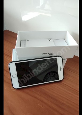 Beyaz iPhone kutusuyla birlikte - Görsel 5