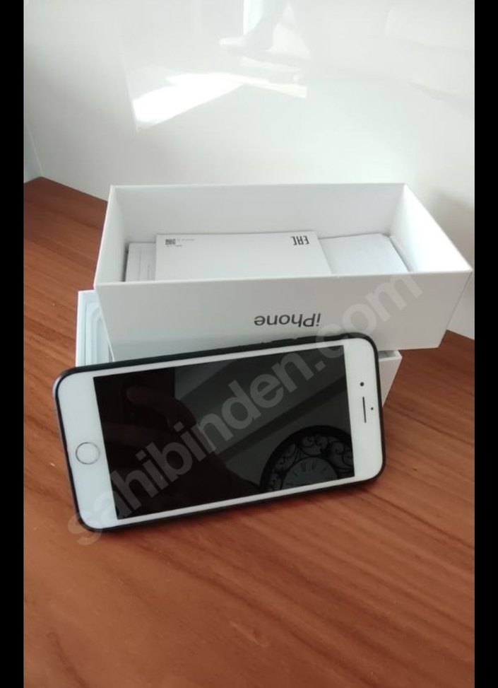 Beyaz iPhone kutusuyla birlikte - Görsel 5