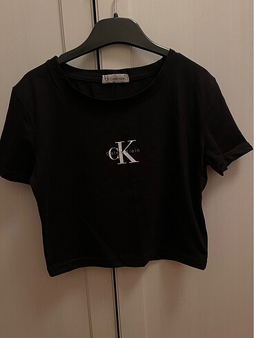 Calvin klein crop tişört