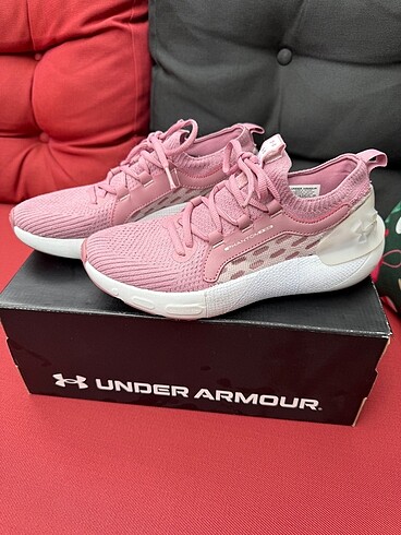Under Armour Çocuk/Kadın Spor Ayakkabı